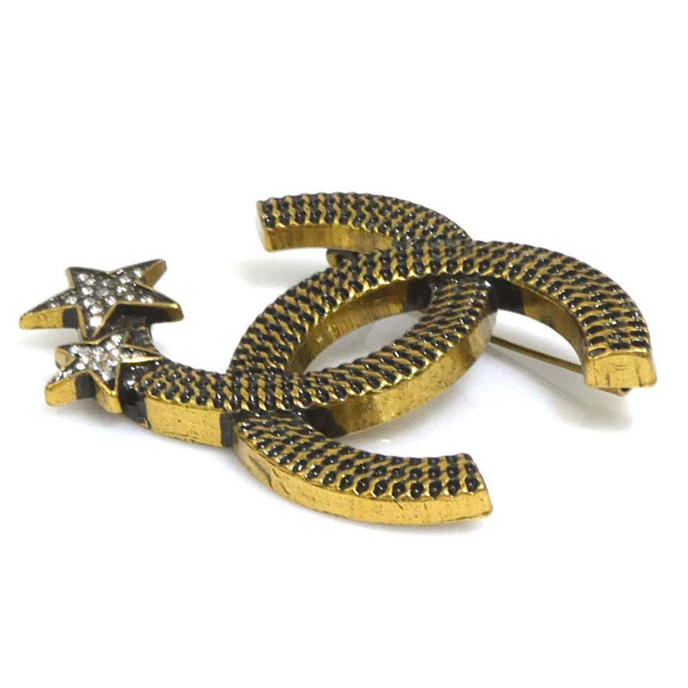 CHANEL Gold Logo Brooch - Picture 3 of 9